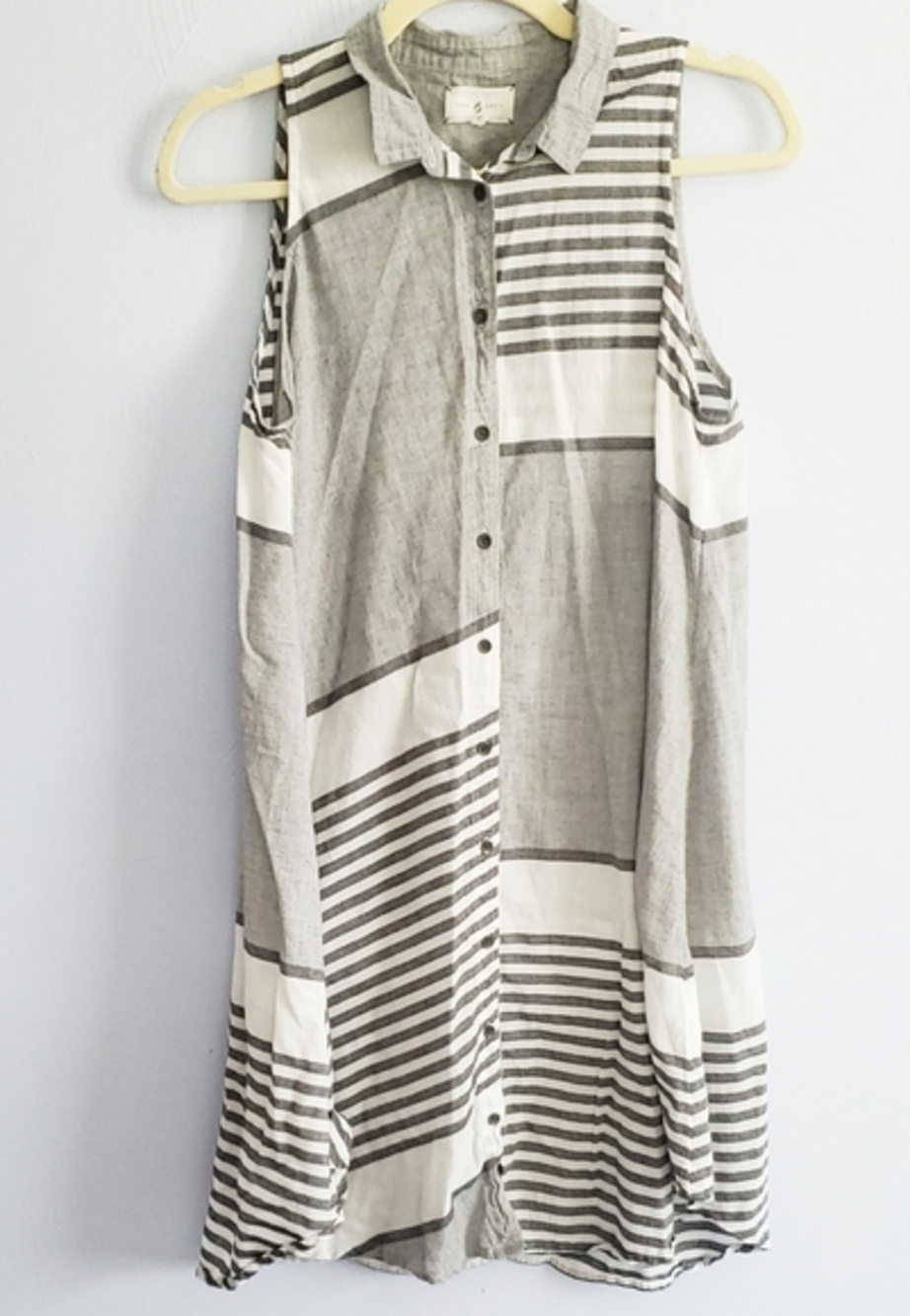 Lou & Grey Button Front Grey Pattern Dress Size S